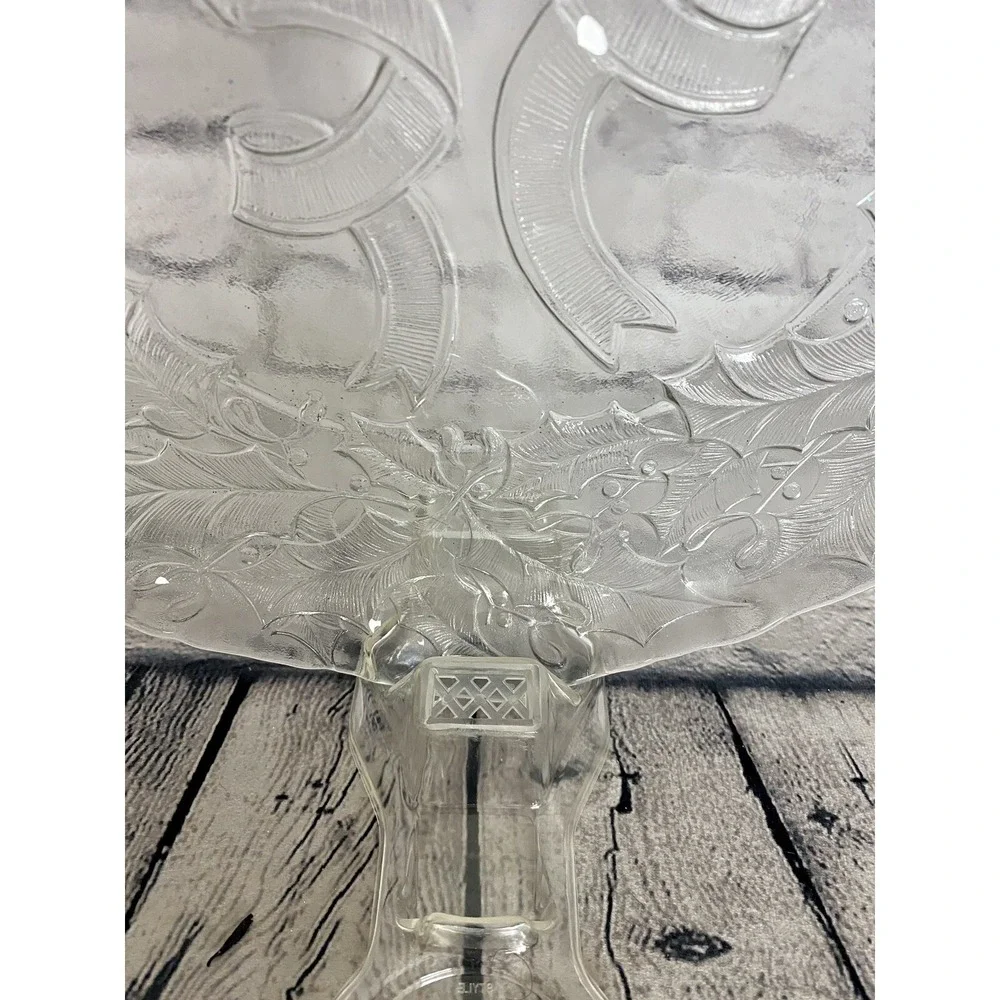 Vintage Arcoroc Clear Glass Christmas Holiday Holly Wreath Round Platter USA 13
